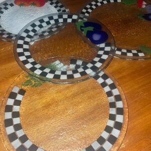 Checkered Glass Plate Set